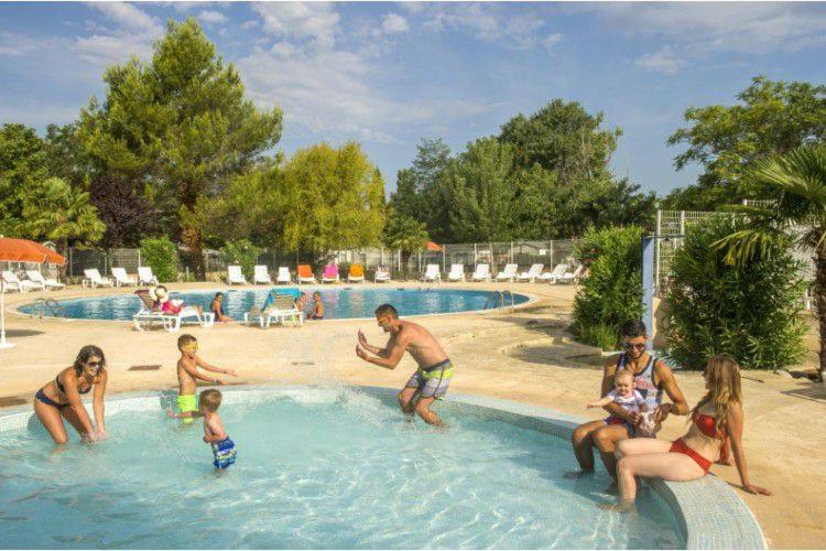 Mobil Home Tout Confort 6 Personnes Climatise Au Pied Du Luberon La Roque-d'Antheron Exterior photo